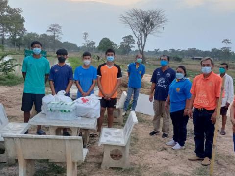 มอบชุดธารน้ำใจให้กับผู้ได้รับผลกระทบจากสถานการณ์โควิด -19