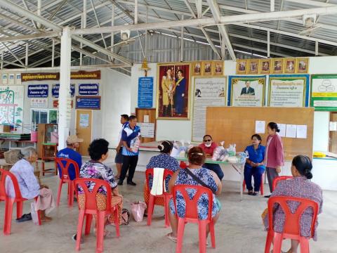 มอบถุงยังชีพให้กับผู้ประสบภัยโควิด