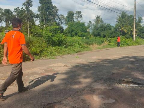 ลงพื้นที่สำรวจถนนที่ชำรุด