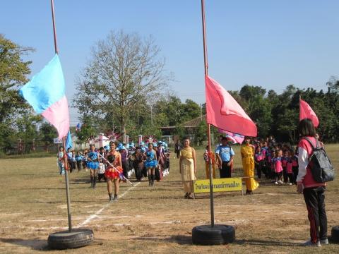 ร่วมงานกีฬาภายใน(กีฬาสี) ประจำปี 2560 ณ โรงเรียนบ้านหนองงิ้วฯ