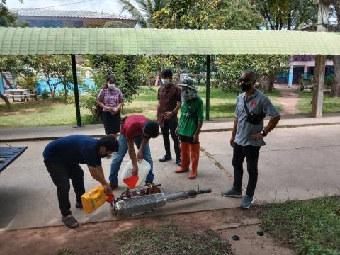 ออกฉีดพ่นหมอกควัน (ร.ร.ราชประชานุเคราะห์ 51)