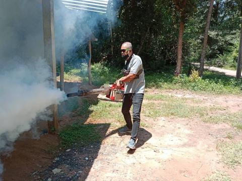 ออกฉีดพ่นหมอกควัน (ร.ร.ราชประชานุเคราะห์ 51)