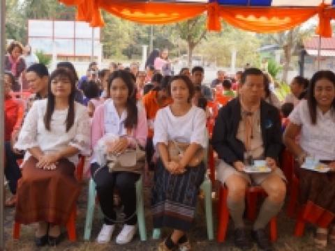 ทำบุญตักบาตรข้าวสาร-อาหารแห้ง เนื่องในวันขึ้นปีใหม่ 2561