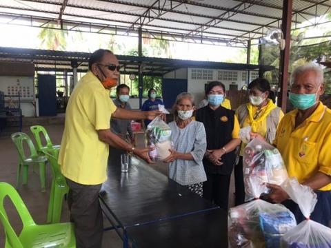 เยียวยาเบื้องต้นผู้ประสบภัยโควิด ทั้ง 14 หมู่บ้าน