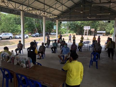 เยียวยาเบื้องต้นผู้ประสบภัยโควิด ทั้ง 14 หมู่บ้าน