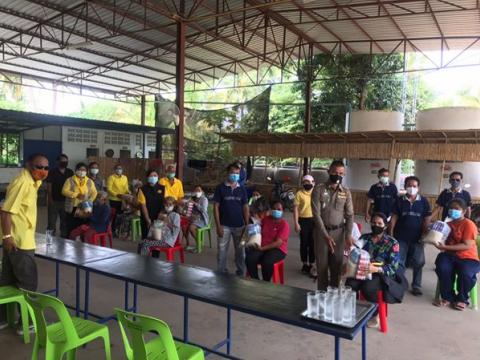 เยียวยาเบื้องต้นผู้ประสบภัยโควิด ทั้ง 14 หมู่บ้าน