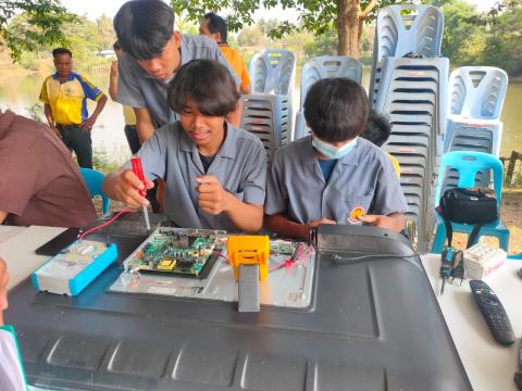 พิธีเปิดโครงการศูนย์ซ่อมสร้างเพื่อชุมชน (Fix it center)