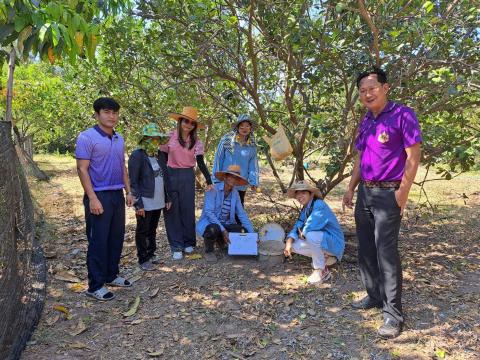 มอบหมายกองสาธารณสุขและสิ่งแวดล้อม นำโดย นายเสกสรรค์ ต่างประโคน รองปลัดองค์การบริหารส่วนตำบลและเจ้าหน้าที่ ร่วมกับ อสม. และผู้นำท้องถิ่น ผู้นำท้องที่ ออก ทวนสอบ ถังขยะเปียก