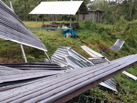 ออกตรวจสอบความเสียหายจากเหตุวาตภัยในพื้นที่บ้านแพงพวย หมู่ที่9