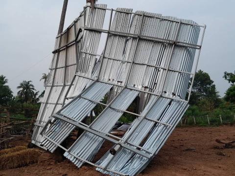 ออกตรวจสอบความเสียหายจากเหตุวาตภัยในพื้นที่บ้านแพงพวย หมู่ที่9