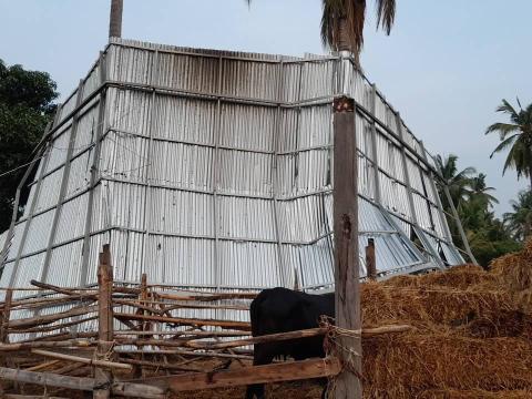 ออกตรวจสอบความเสียหายจากเหตุวาตภัยในพื้นที่บ้านแพงพวย หมู่ที่9