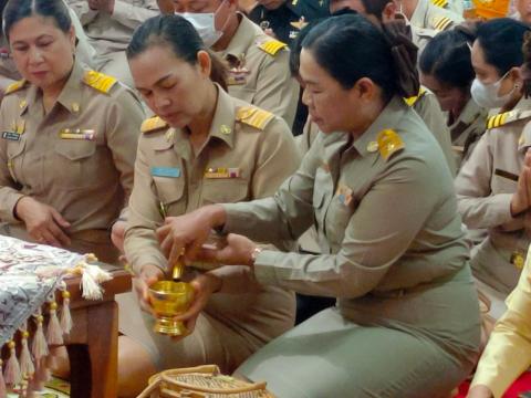 เข้าร่วมพิธีตักบาตร และถวายภัตตาหาร ณ วัดขุนก้อง