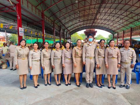 เข้าร่วมพิธีตักบาตร และถวายภัตตาหาร ณ วัดขุนก้อง