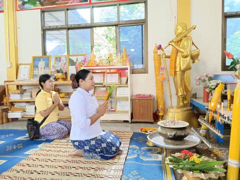 ร่วมทำบุญตักบาตร และถวายภัตตาหารเช้า ฟังธรรมเทศนาเนื่องในวันวิสาขบูชา ณ วัดสามัคคีราษฏร์บำรุง