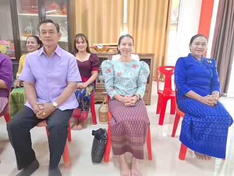 มอบโล่และใบประกาศนียบัตรให้กับคณะสงฆ์อำเภอนางรองที่ได้มอบเครื่องปรับอากาศพร้อมติดตั้งให้แก่ศูนย์เด็กเล็กองค์การบริหารส่วนตำบลนางรอง