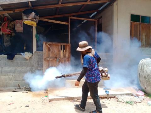 ออกดำเนินโครงการป้องกันและควบคุมโรคไข้เลือดออก ประจำปีงบประมาณ พ.ศ. 2567 ณ บ้านบัวตารุ้ง หมู่ที่ 6 โดยมีผู้นำหมู่บ้าน และ อาสาสมัครสาธารณสุขประจำหมู่บ้าน (อสม.) และโรงพยาบาลนางรอง ร่วมดำเนินโครงการ