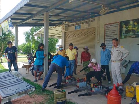 ออกดำเนินโครงการป้องกันและควบคุมโรคไข้เลือดออก ประจำปีงบประมาณ พ.ศ. 2567 ณ บ้านบัวตารุ้ง หมู่ที่ 6 โดยมีผู้นำหมู่บ้าน และ อาสาสมัครสาธารณสุขประจำหมู่บ้าน (อสม.) และโรงพยาบาลนางรอง ร่วมดำเนินโครงการ