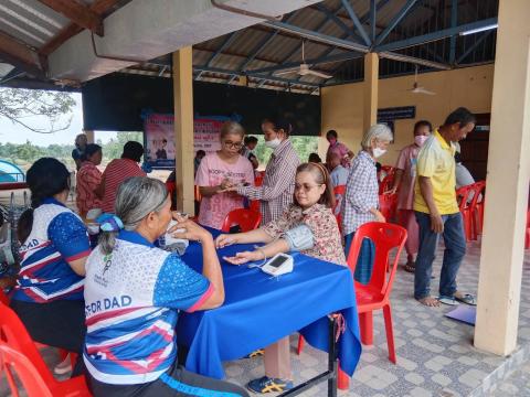 ร่วมพิธีเปิดโครงการคัดกรองผู้ป่วยเบาหวานและความดันโลหิตสูง ณ บ้านดอนแสลงพันธ์ หมู่ที่ 4ตำบลนางรอง อำเภอนางรอง จังหวัดบุรีรัมย์ งบประมาณโดยกองทุนหลักประกันสุขภาพองค์การบริหารส่วนตำบลนางรอง