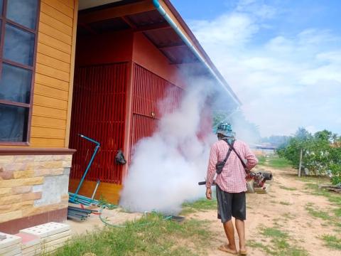 ออกดำเนินโครงการป้องกันและควบคุมโรคไข้เลือดออก ประจำปีงบประมาณ พ.ศ. 2547 ณ บ้านตากแดดหมู่ที่ 8 โดยมีผู้นำหมู่บ้าน และ อาสาสมัครสาธารณสุขประจำหมู่บ้าน (อสม.) และโรงพยาบาลนางรอง ร่วมดำเนินโครงการ