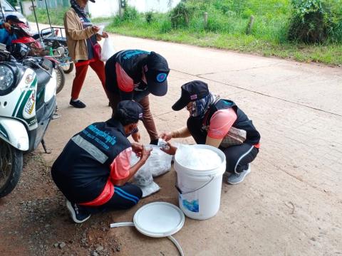 ออกดำเนินโครงการป้องกันและควบคุมโรคไข้เลือดออก หมู่ที่ 12