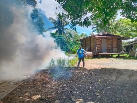 ออกดำเนินโครงการป้องกันและควบคุมโรคไข้เลือดออก หมู่ที่ 2