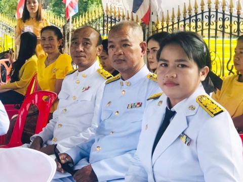 ร่วมพิธีทำบุญตักบาตรถวายเป็นพระราชกุศลแด่พระบาทสมเด็จพระบรมชนกาธิเบศร มหาภูมิพล อดุลยเดชมหาราช บรมนาถบพิตร