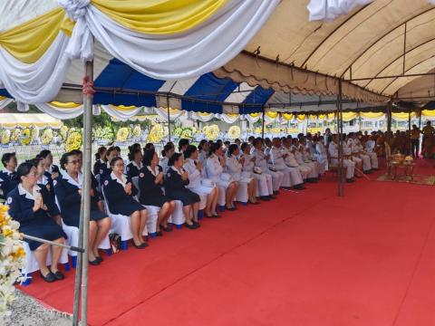 ร่วมพิธีทำบุญตักบาตรถวายเป็นพระราชกุศลแด่พระบาทสมเด็จพระบรมชนกาธิเบศร มหาภูมิพล อดุลยเดชมหาราช บรมนาถบพิตร