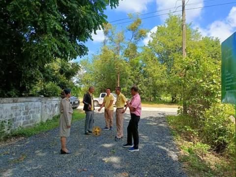 ลงพื้นที่ติดตามโครงการหินคลุกพร้อมบดทับ ณ บ้านหนองงิ้ว หมู่ที่ 13 และ บ้านหนองไทร หมู่ที่ 12