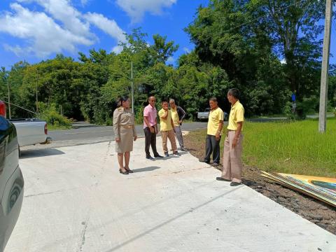 ลงพื้นที่ติดตามโครงการหินคลุกพร้อมบดทับ ณ บ้านหนองงิ้ว หมู่ที่ 13 และ บ้านหนองไทร หมู่ที่ 12