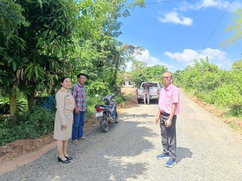 ลงพื้นที่ติดตามโครงการหินคลุกพร้อมบดทับ ณ บ้านหนองงิ้ว หมู่ที่ 13 และ บ้านหนองไทร หมู่ที่ 12