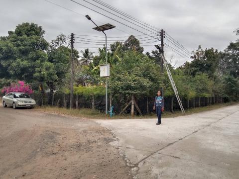 ซ่อมบำรุงโคมไฟฟ้าสาธารณะหมู่บ้าน