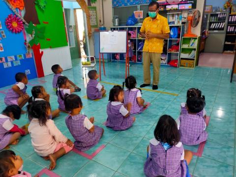 ลงพื้นที่ตรวจเยี่ยมและชมแปลงผักหนูน้อย