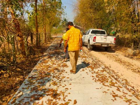 ลงพื้นที่ตรวจติดตามการดำเนินงานโครงการก่อสร้างถนนคอนกรีตเสริมเหล็กบ้านหนองไทร หมู่ที่ 12