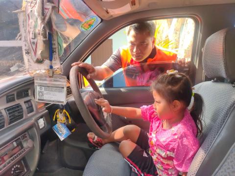 โครงการขับขี่ปลอดภัยสวมหมวกนิรภัยและป้องกันเด็กติดในรถ