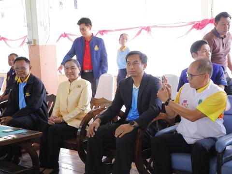 ร่วมพิธีเปิดโครงการอบรมเยาวชนกลุ่มเสี่ยง กลุ่มเปราะปางรู้เท่าทันยาเสพติดระหว่าง ให้เด็กและเยาวชนโรงเรียนบ้านแพงพวย (สังฆคุรุราษฎร์บำรุง)