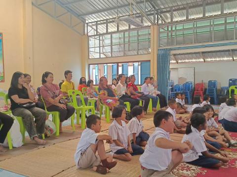 ร่วมพิธีมอบระเบียนแสดงผลการเรียนและปัจฉิมนิเทศ นักเรียนชั้นประถมศึกษาปีที่ 6