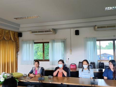 ช่วยเหลือผู้ประสบภัยและมอบเงินช่วยเหลือผู้ประสบภัย