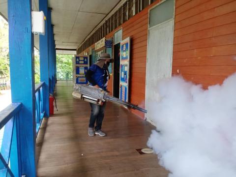 ป้องกันและควบคุมโรคไข้เลือดออก ณ โรงเรียนบ้านหนองงิ้วหนองไทร ก่อนเปิดภาคเรียน