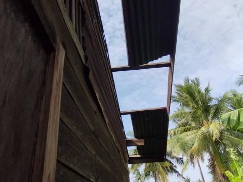 ลงพื้นที่สำรวจความเสียหายพายุพัดบ้านเรือนประชาชน