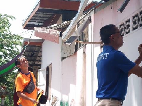 ลงพื้นที่สำรวจความเสียหายพายุพัดบ้านเรือนประชาชน