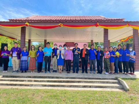 ร่วมพิธีเปิดการแข่งขันกีฬาสีโรงเรียนบ้านแพงพวย
