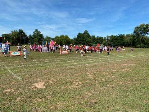 ร่วมพิธีเปิดการแข่งขันกีฬาสีโรงเรียนบ้านแพงพวย