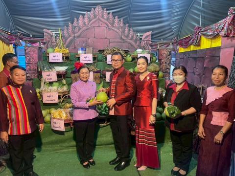 พิธีเปิดงานหนึ่งอำเภอหนึ่งงานประเพณี “เทศกาลกินขาหมูรสดี มะพร้าวเผาหมูสี ข้าวเม่ามากมี ของดีเมืองนางรอง” ประจำปี 2568