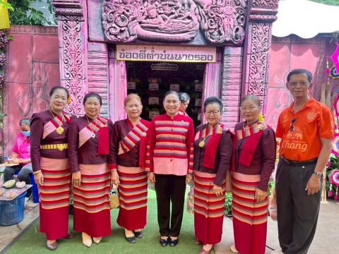 พิธีเปิดงานหนึ่งอำเภอหนึ่งงานประเพณี “เทศกาลกินขาหมูรสดี มะพร้าวเผาหมูสี ข้าวเม่ามากมี ของดีเมืองนางรอง” ประจำปี 2568