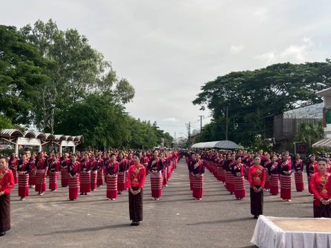 พิธีเปิดงานหนึ่งอำเภอหนึ่งงานประเพณี “เทศกาลกินขาหมูรสดี มะพร้าวเผาหมูสี ข้าวเม่ามากมี ของดีเมืองนางรอง” ประจำปี 2568