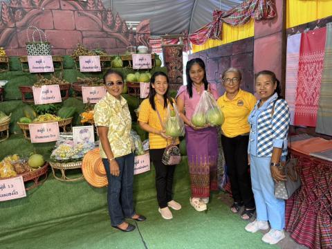 รางวัลชนะเลิศ ส้มโอขาวน้ำผึ้ง