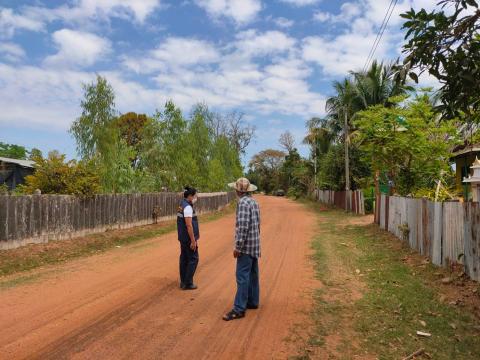 ลงพื้นที่สำรวจ ตรวจสอบ ถนน ไฟฟ้าสาธารณะหมู่บ้าน