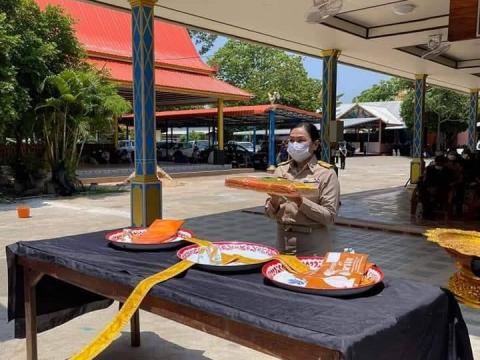 ร่วมพิธีงานฌาปนกิจศพ นางพาด ทะนานทอง