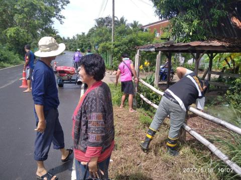 ลงพื้นที่เพื่อแก้ไขปัญหาน้ำท่วมขัง