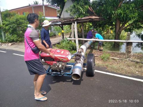 ลงพื้นที่เพื่อแก้ไขปัญหาน้ำท่วมขัง